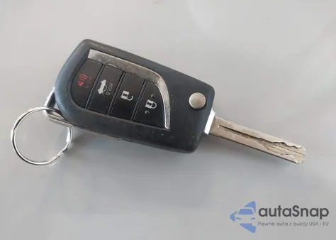 2019 Toyota Camry Le from USA, damaged, VIN 4T1B11HK4KU240662